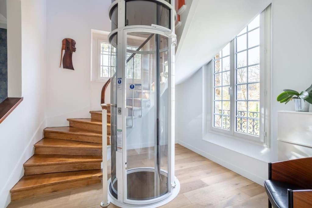 Appartement De 100M2 Dans Un Parc A 20 Mn Du Centre De Paris Garches 외부 사진