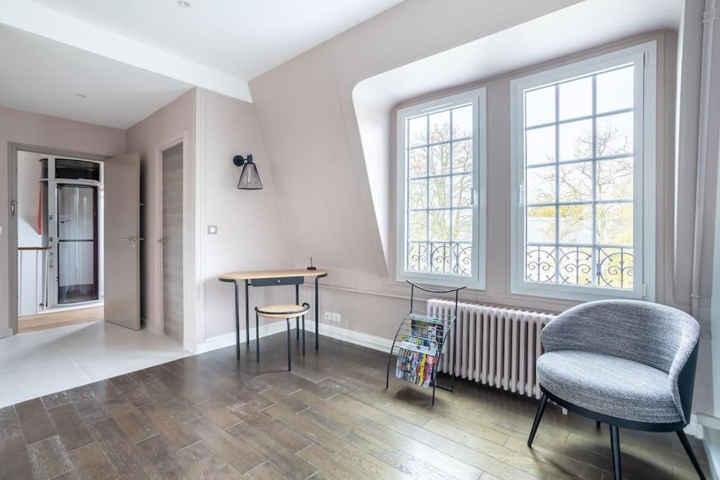 Appartement De 100M2 Dans Un Parc A 20 Mn Du Centre De Paris Garches 외부 사진