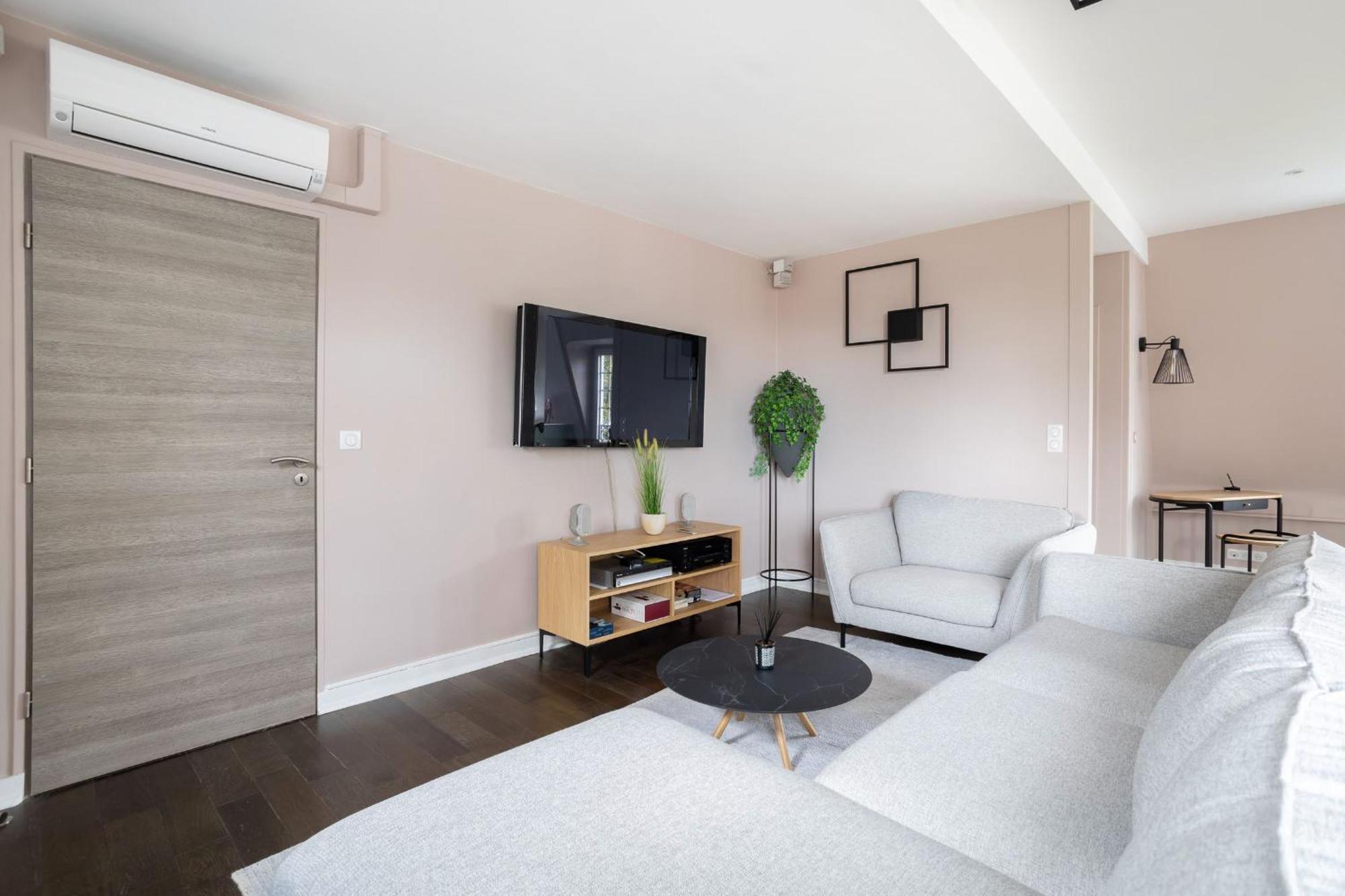Appartement De 100M2 Dans Un Parc A 20 Mn Du Centre De Paris Garches 외부 사진
